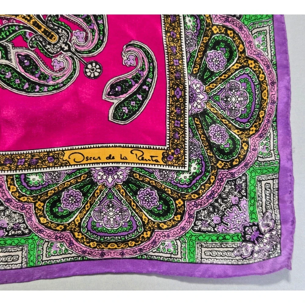 Oscar de la Renta Scarf Women Pink‎ Purple Paisley Square Statement Silk Logo